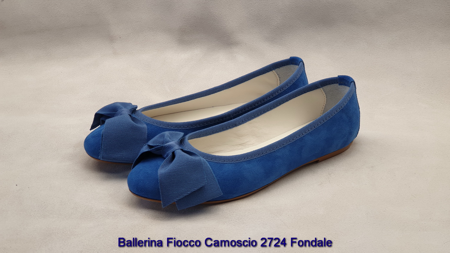 Ballerina-Fiocco-Camoscio-2724-Fondale